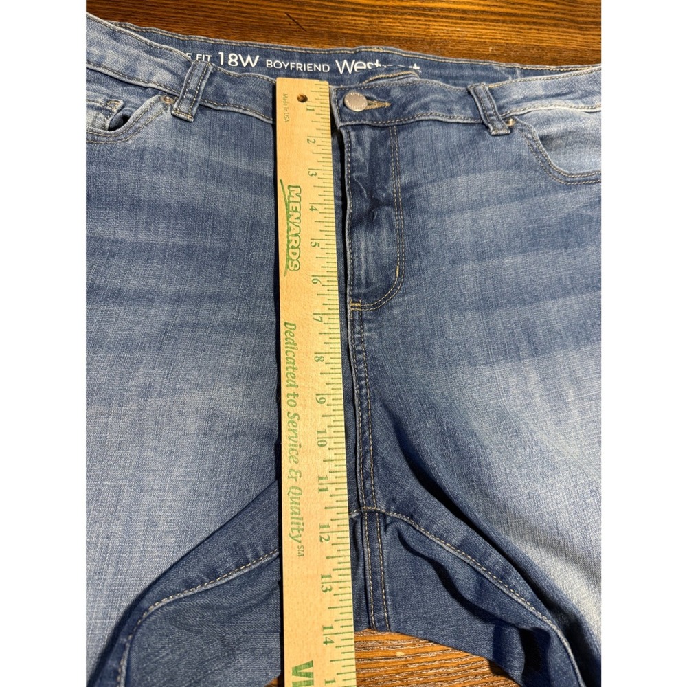 Westport Signature Fit Boyfriend Jeans Womens 18W Blue Floral Embroidered Crop - Picture 7 of 16